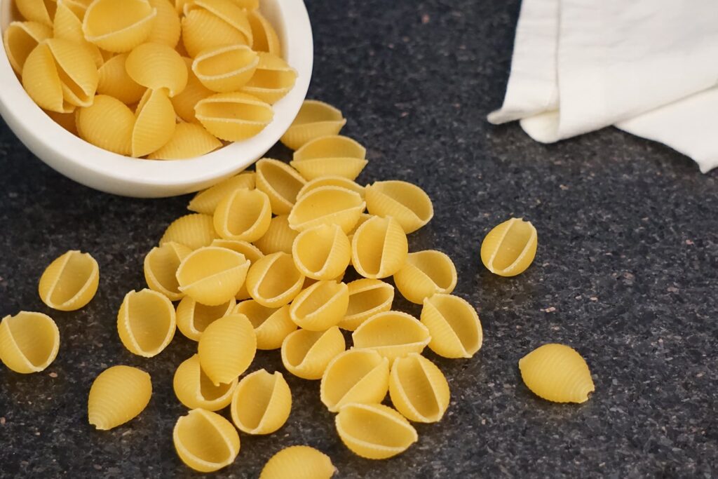 medium pasta shells or conchiglie