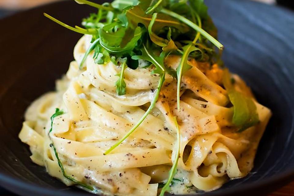 Veg Carbonara With Garnish 