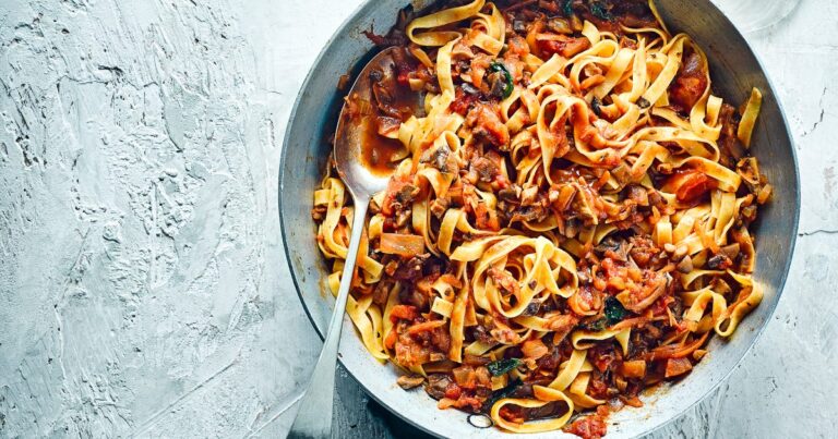 Delicious Vegetarian Dish that Includes Pasta and Legumes